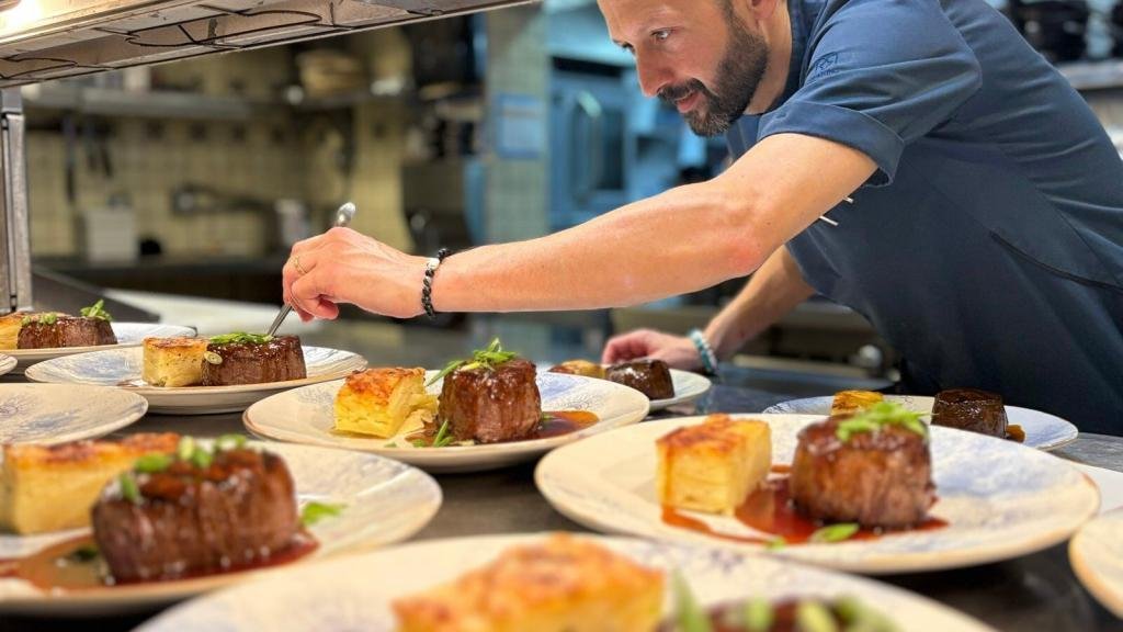 Bleu Provence, Chef Gaspard en cuisine